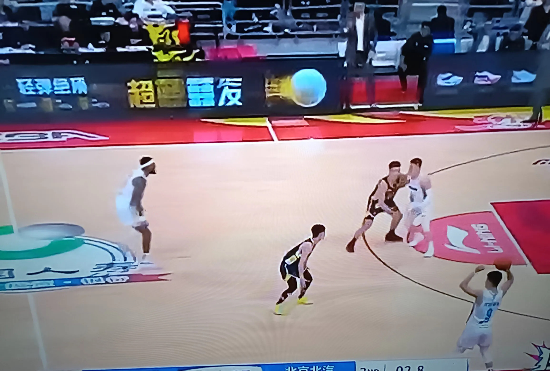 包含北京遭遇意外失利，球队连胜势头受挫的词条